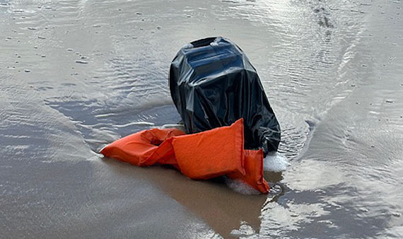 50 kilo cocaïne aangespoeld op strand Bloemendaal