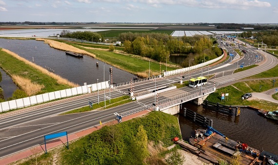 Kraspolderbrug in Alkmaar en Brug Ouderkerk centraal bediend