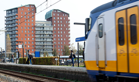 Noord-Holland: meer woningen, kantoren en banen rond stationsomgevingen