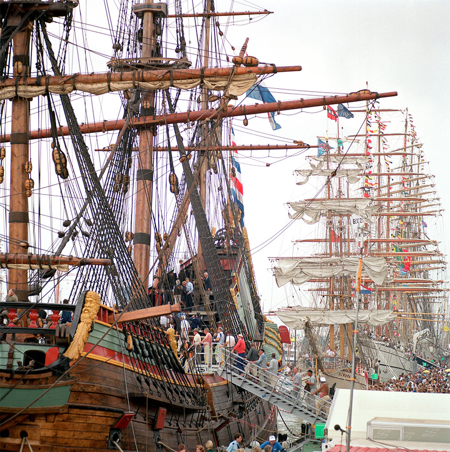 Voorbeeldfoto SAIL schepen van dichtbij