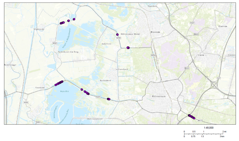 Kaart met stippen die weergeven waar de bomen in Gooi en Vechtstreek worden herplant