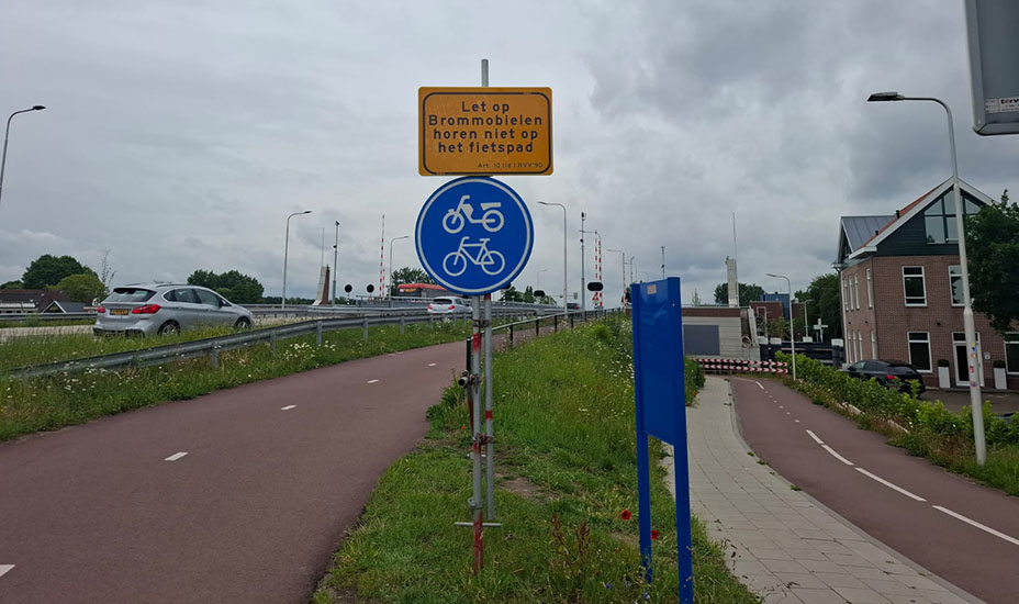 Tijdelijke borden op fietspad N522 weggehaald