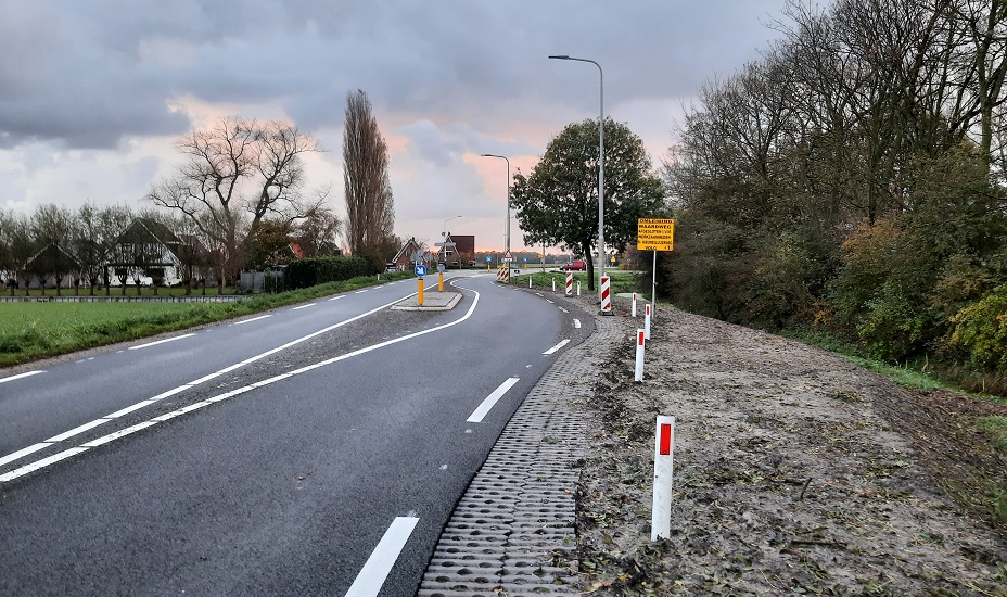 Waardpolderhoofdweg (N248) in Kolhorn