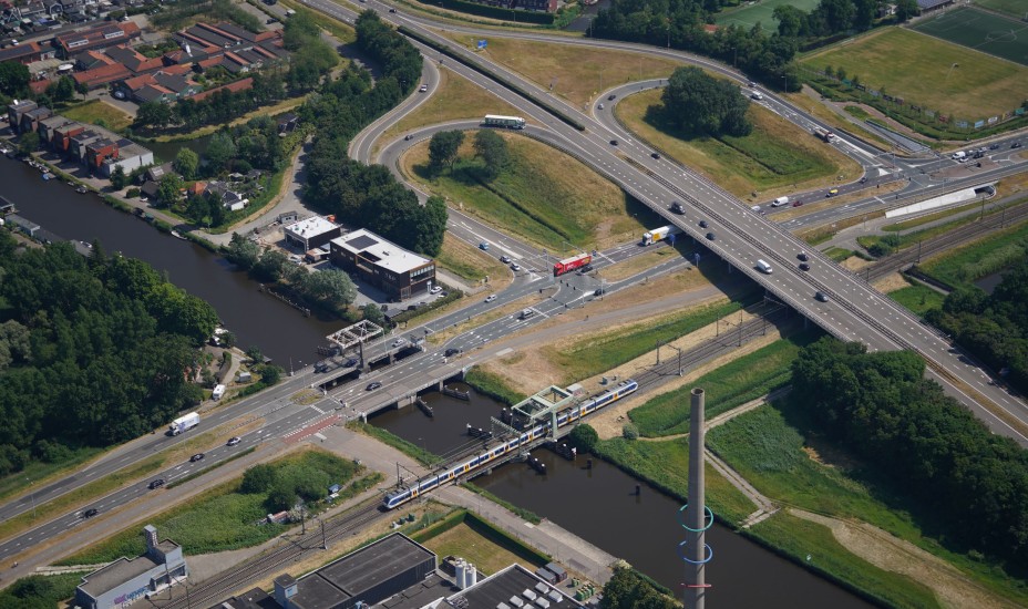 Luchtfoto Brug Krommenie