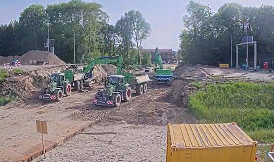 Timelapse inrijden fietsers- en voetgangersonderdoorgang onder Velsertraverse