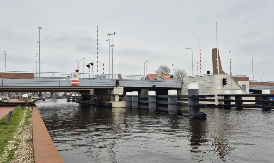 Brug Ouderkerk gezien vanaf de Amstel