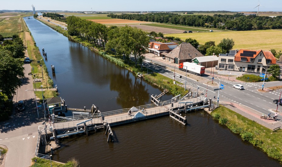 luchtfoto van de Sint Maartensvlotbrug